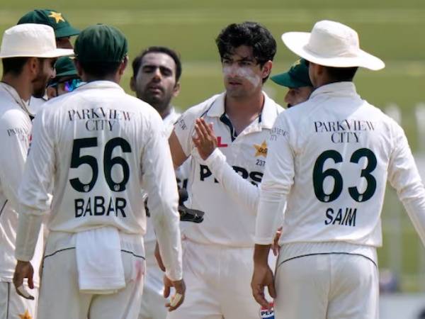 Pakistani bowlers conceded a 117-run first innings lead against Bangladesh