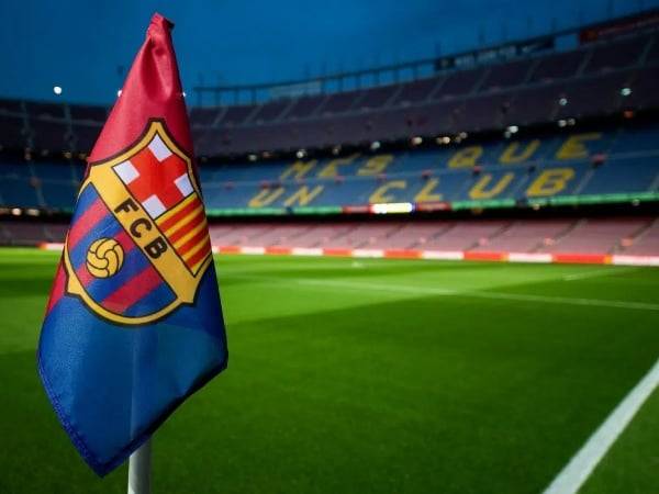 Barcelona's Camp Nou return delayed