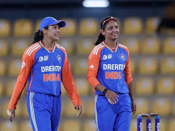 Smriti Mandhana and Harmanpreet Kaur