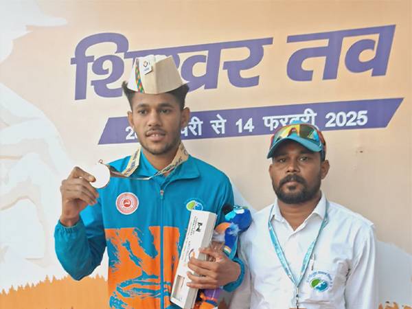 Pole Vaulter Dev Kumar Meena achieves National Record breaking effort in the National Games