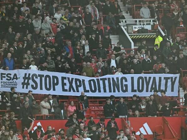 A group of Manchester United fans were seen protesting against the club's owners