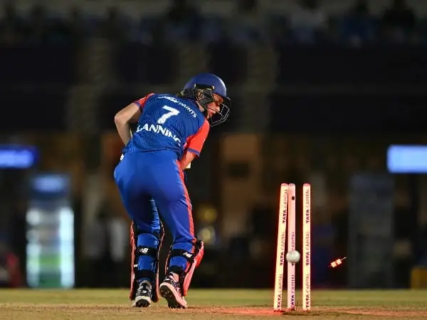 Mumbai Indians defeated Delhi Capitals by 8 runs in the final