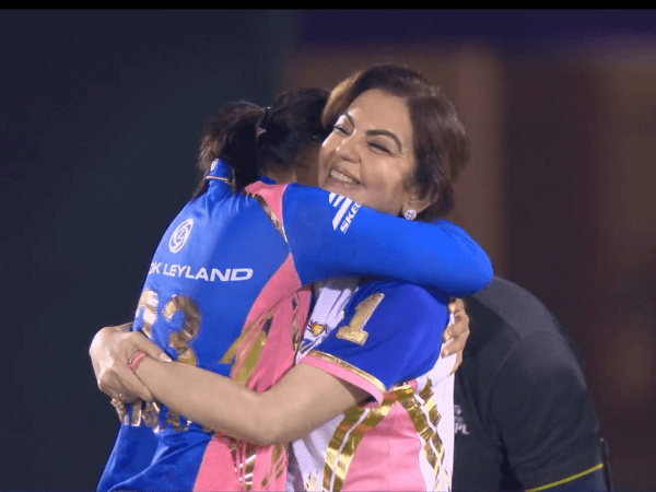 Nita Ambani with MI captain Harmanpreet Kaur