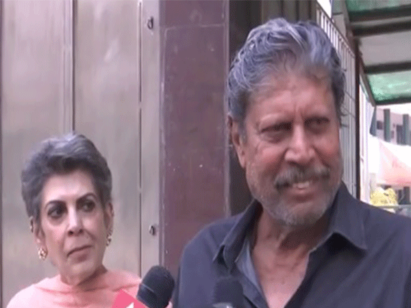 Kapil Dev after casting his vote. (Picture: ANI)