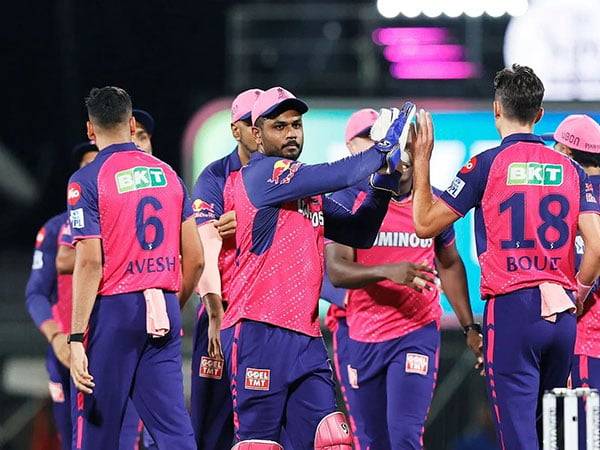 Sanju Samson and RR team (Photo: IPL/BCCI)