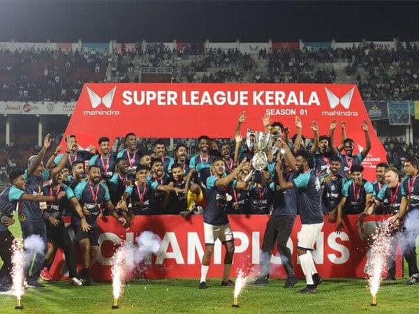 Calicut FC lifting inaugural Super League Kerala trophy (Image: SLK media team/AIFF media)