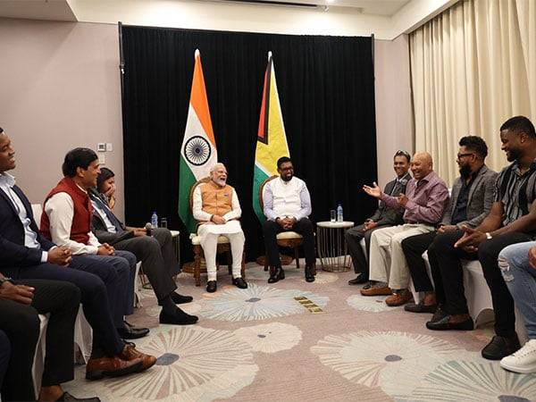 PM Modi meets cricketing stars in Guyana (Photo/ @narendramodi)