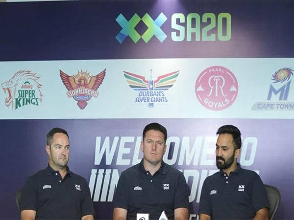 L-R (Mark Boucher, Ambassador SA20, Graeme Smith, League Commissioner SA20, Dinesh Karthik, India Ambassador SA20) at SA20 India Day (Photo: SA20)