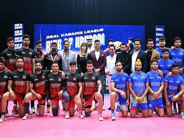 Players and celebrities before start of Real Kabaddi League exhibition match (Image: RKL media)