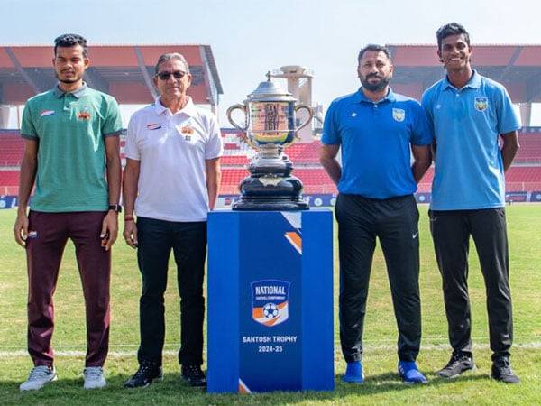 Captains and coaches of West Bengal and Kerala teams ahead of Santosh Trophy final (Image: AIFF media)