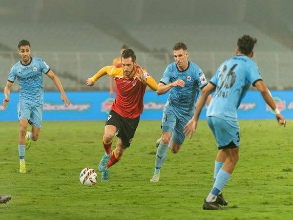 EBFC vs. MCFC action (Photo: ISL)