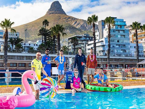 Rashid Khan with SA20 League League Commissioner Graeme Smith and other captains of the tournament (Picture: SA20)