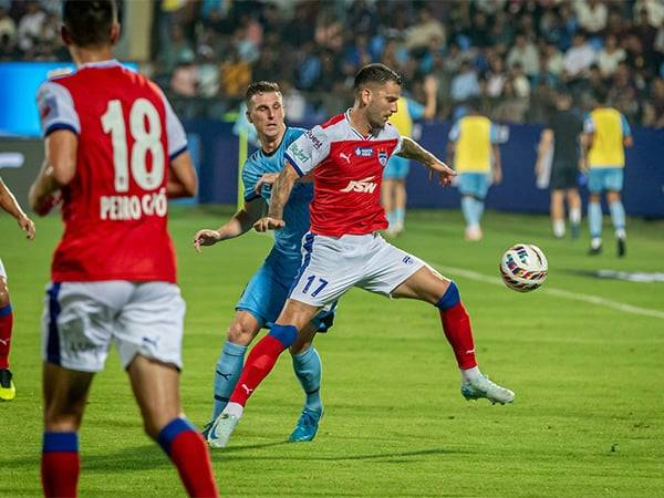 BFC's Edgar Mendez with the ball. (Picture: ISL)