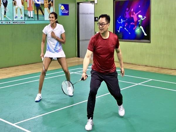 Sports star PV Sindhu and Union Minister Kiren Rijiju. (Picture: X/@KirenRijiju)