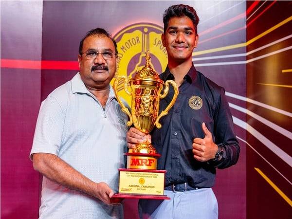 Abhay Mohan with his 1600cc National trophy (Image: FMSCI media)