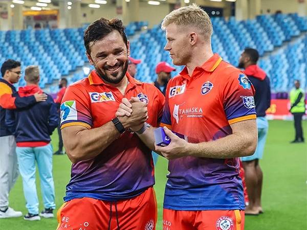 Gulbadin Naib with Sam Billings (Photo: ILT20)