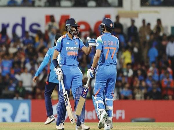 Axar Patel and Shubman Gill (Picture: X/@BCCI)