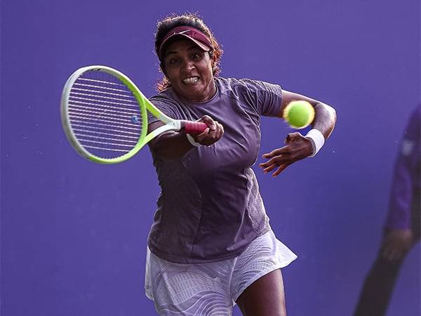 Prarthana Thombare in action during Mumbai Open 2025 (Image: WTA)