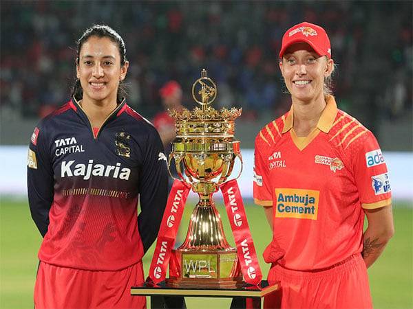 Smriti Mandhana and Ashleigh Gardner. (Picture: X/@wplt20)