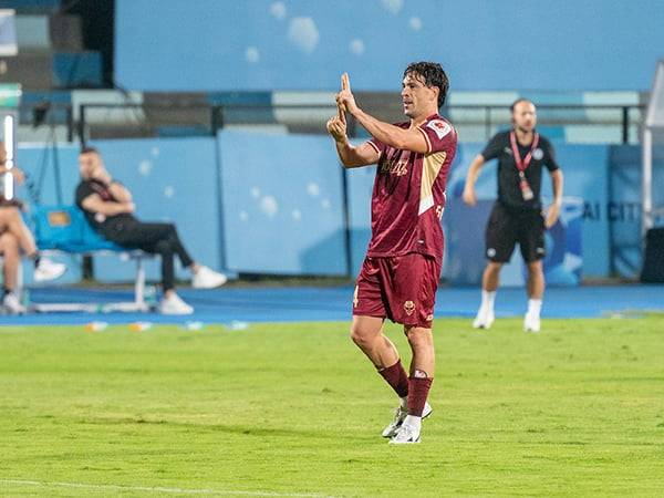 FCG's Iker Guarrotxena celebrating after scoring (Photo: ISL)