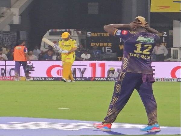 Watch Andre Russell blocks ears to MS Dhoni chants