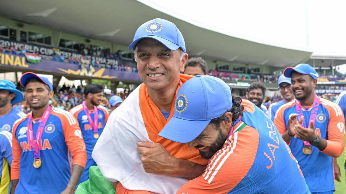 Ravindra Jadeja with coach Rahul Dravid after India winning T20 World Cup 2024